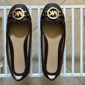 Michael Kors size 6 Signature flats